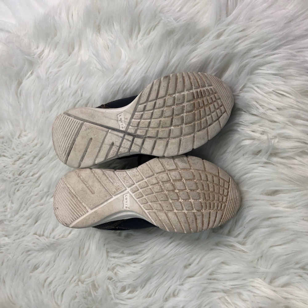 shoes - Picture 5 of 6